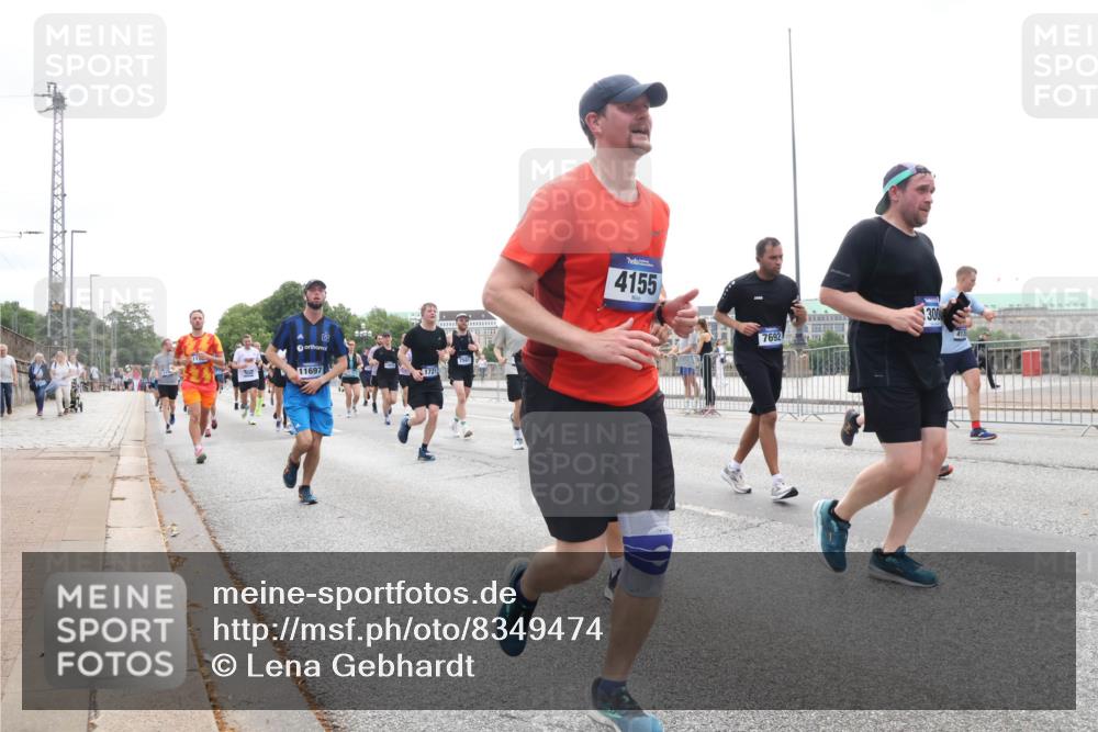 29.06.2025 - hella hamburg halbmarathon Lena Gebhardt http://msf.ph/oto/8349474 29.06.2025 10:38:38 Lombardsbrücke 11697, 1721, 4155, 7692, 300, 56, 1196, 1232, 1390, 1451, 1457, 1596, 1721, 1742, 1791, 1966, 2113, 2151, 2498, 2576, 2660, 2693, 3010, 3094, 3095, 3216, 3242, 3286, 3307, 3323, 3338, 3635, 3636, 3716, 3726, 3777, 3841, 3927, 4028, 4139, 4155, 4159, 4257, 4259, 4260, 4316, 4320, 4883, 4964, 5085, 5089, 5155, 5300, 5617, 5684, 5735, 5913, 6200, 6695, 6696, 6751, 6875, 6930, 7117, 7148, 7165, 7263, 7371, 7561, 7692, 7849, 7868, 7914, 8367, 9708, 10554 meine-sportfotos.de