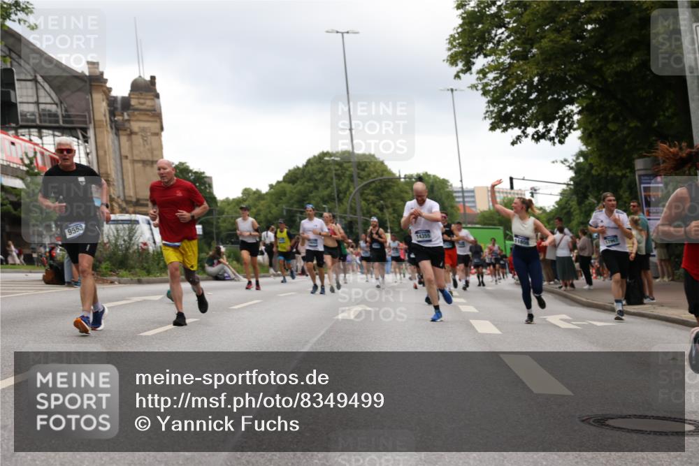 29.06.2025 - hella hamburg halbmarathon Yannick Fuchs http://msf.ph/oto/8349499 29.06.2025 10:52:39 20KM 1946, 1951, 2027, 2159, 2250, 2619, 2711, 2855, 2996, 4550, 4767, 5084, 5675, 6860, 7659, 8089, 8392, 9156, 9353, 9553, 9555, 9835, 10020, 10268, 10518, 10539, 10703, 10915, 11605, 11808, 11846, 12734, 12735, 12809, 13654, 13694, 14355, 14673, 14914, 16206, 16409, 16922, 16924, 17531, 17665, 17782, 17810, 17814, 17839, 17852, 17931, 17967, 18112, 18232, 18556, 18682, 18727, 18730, 18833, 18954, 18985, 19002, 19003 meine-sportfotos.de