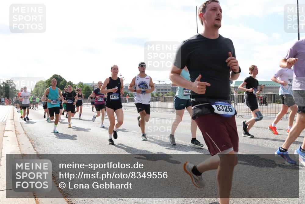 29.06.2025 - hella hamburg halbmarathon Lena Gebhardt http://msf.ph/oto/8349556 29.06.2025 10:01:04 Lombardsbrücke 10188, 143, 18759, 4238, 1328758, 6531, 8326, 77, 1130, 1387, 1420, 1583, 1611, 1726, 2006, 2091, 2354, 2363, 2474, 2490, 2936, 3059, 3141, 3625, 3740, 3983, 4068, 4238, 4249, 4319, 4370, 4616, 4708, 5033, 5418, 5870, 6138, 6147, 0000, 6443, 6487, 6531, 6591, 6714, 6757, 6835, 6924, 7658, 7757, 7759, 7761, 7846, 8045, 8046, 8255, 8326, 8478, 8632, 8923, 9124, 9553, 9555, 9577, 9932, 10074, 10188, 10271, 10383, 10576, 10599, 11465 meine-sportfotos.de