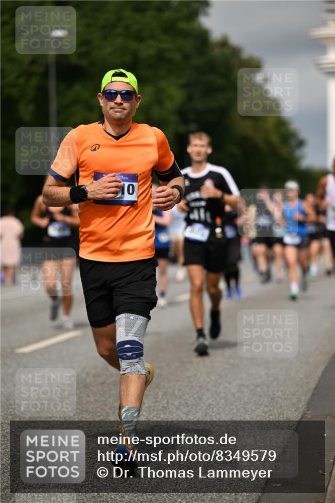 29.06.2025 - hella hamburg halbmarathon Dr. Thomas Lammeyer http://msf.ph/oto/8349579 29.06.2025 10:18:28 Kennedybrücke 1071, 1131, 1406, 1480, 1728, 2990, 3020, 3025, 3154, 3454, 3691, 3728, 3756, 3834, 3939, 5191, 5546, 5670, 6028, 6083, 6181, 6366, 6717, 6724, 7209, 7442, 7840, 7991, 8055, 8147, 8409, 8755, 9173, 9663, 10224, 10610, 10977 meine-sportfotos.de