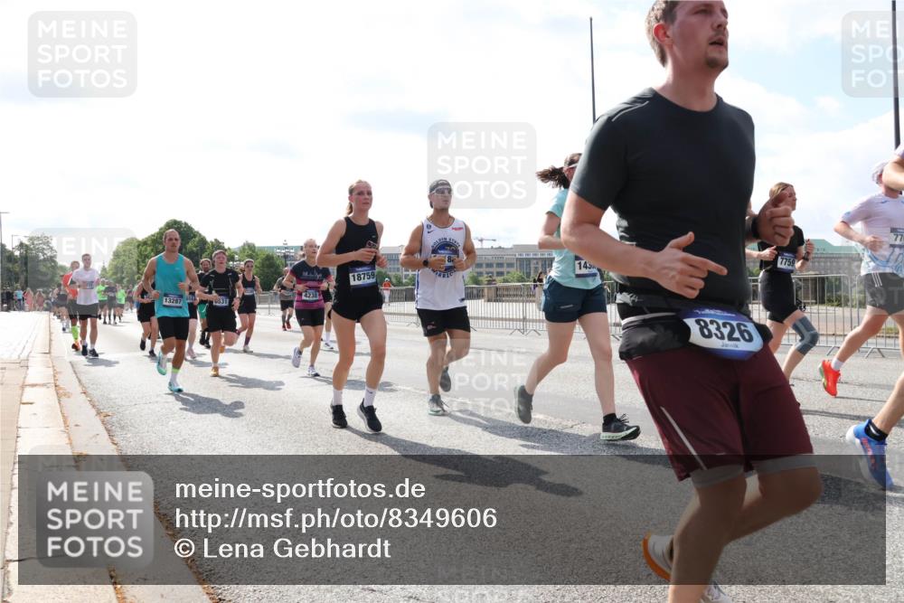 29.06.2025 - hella hamburg halbmarathon Lena Gebhardt http://msf.ph/oto/8349606 29.06.2025 10:01:04 Lombardsbrücke 4238, 13287, 0531, 18759, 1430, 8326, 7759, 77, 1130, 1387, 1420, 1583, 1611, 1726, 2006, 2091, 2354, 2363, 2474, 2490, 2936, 3059, 3141, 3625, 3740, 3983, 4068, 4238, 4249, 4319, 4370, 4616, 4708, 5033, 5418, 5870, 6138, 6147, 0000, 6443, 6487, 6531, 6591, 6714, 6757, 6835, 6924, 7658, 7757, 7759, 7761, 7846, 8045, 8046, 8255, 8326, 8478, 8632, 8923, 9124, 9553, 9555, 9577, 9932, 10074, 10188, 10271, 10383, 10576, 10599, 11465 meine-sportfotos.de