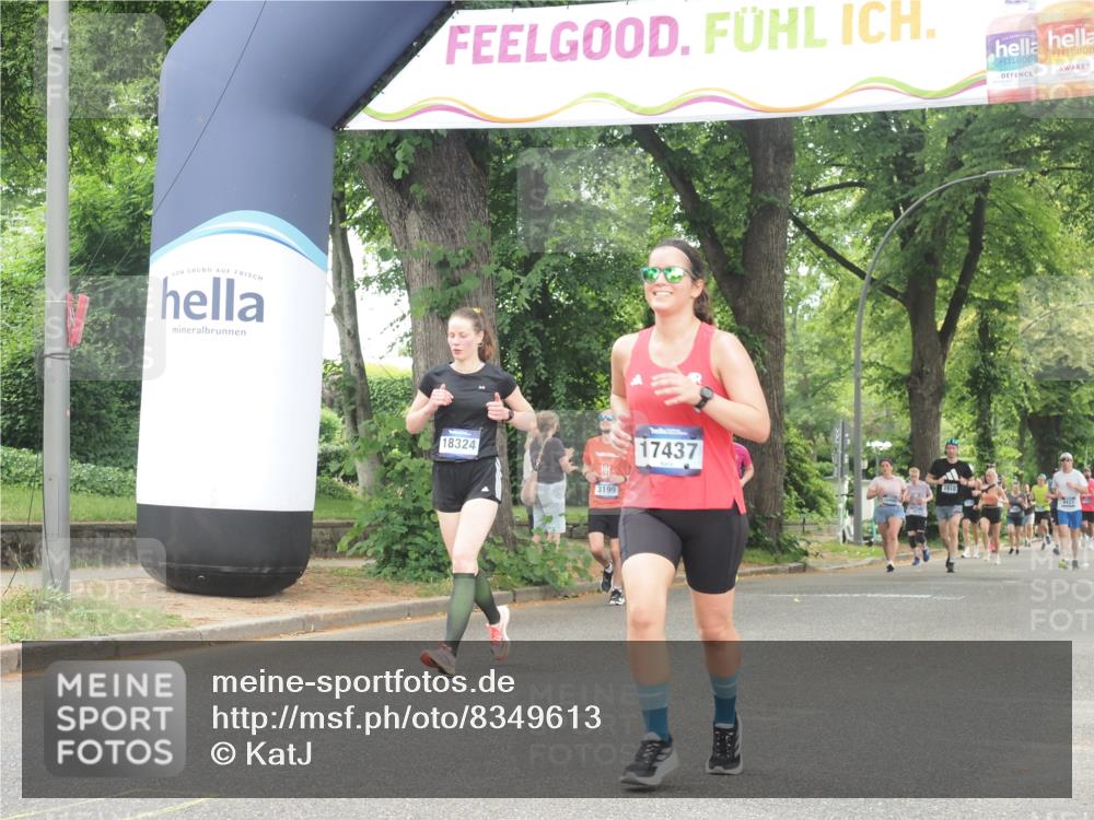 29.06.2025 - hella hamburg halbmarathon KatJ http://msf.ph/oto/8349613 29.06.2025 10:50:29 Zwischen KM18-KM19 1316, 3919 meine-sportfotos.de