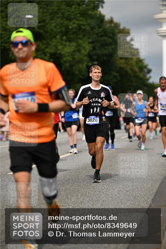29.06.2025 - hella hamburg halbmarathon Dr. Thomas Lammeyer http://msf.ph/oto/8349649 29.06.2025 10:18:28 Kennedybrücke 1071, 1131, 1406, 1480, 1728, 2990, 3020, 3025, 3154, 3454, 3691, 3728, 3756, 3834, 3939, 5191, 5546, 5670, 6028, 6083, 6181, 6366, 6717, 6724, 7209, 7442, 7840, 7991, 8055, 8147, 8409, 8755, 9173, 9663, 10224, 10610, 10977 meine-sportfotos.de