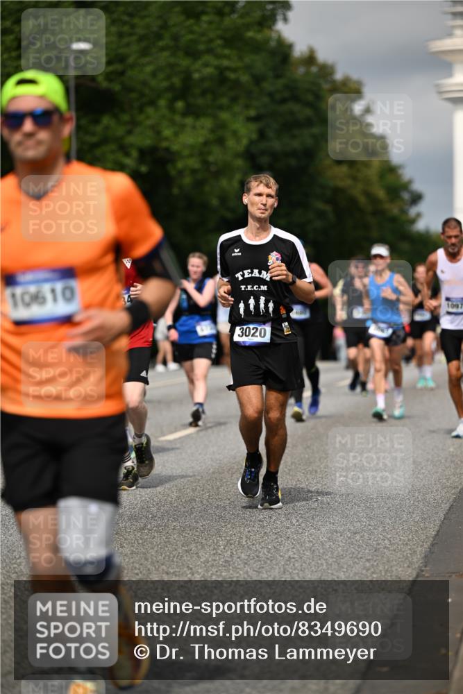 29.06.2025 - hella hamburg halbmarathon Dr. Thomas Lammeyer http://msf.ph/oto/8349690 29.06.2025 10:18:28 Kennedybrücke 1071, 1131, 1406, 1480, 1728, 2990, 3020, 3025, 3154, 3454, 3691, 3728, 3756, 3834, 3939, 5191, 5546, 5670, 6028, 6083, 6181, 6366, 6717, 6724, 7209, 7442, 7840, 7991, 8055, 8147, 8409, 8755, 9173, 9663, 10224, 10610, 10977 meine-sportfotos.de