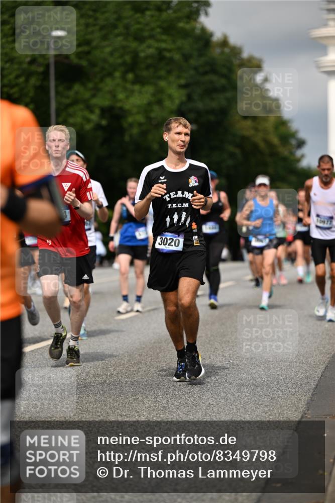 29.06.2025 - hella hamburg halbmarathon Dr. Thomas Lammeyer http://msf.ph/oto/8349798 29.06.2025 10:18:29 Kennedybrücke 1071, 1131, 1480, 1728, 2990, 3020, 3025, 3154, 3454, 3691, 3728, 3756, 3834, 3939, 5191, 5546, 5670, 6028, 6083, 6181, 6366, 6717, 6724, 7209, 7442, 7840, 7991, 8055, 8147, 8409, 8563, 8755, 9173, 9663, 10224, 10610, 10977 meine-sportfotos.de