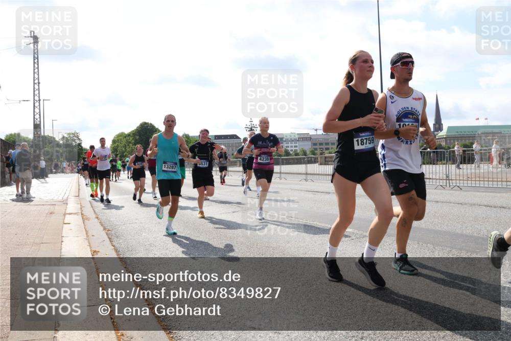 29.06.2025 - hella hamburg halbmarathon Lena Gebhardt http://msf.ph/oto/8349827 29.06.2025 10:01:04 Lombardsbrücke 13287, 4238, 6531, 18759, 10, 1130, 1387, 1420, 1583, 1611, 1726, 2006, 2091, 2354, 2363, 2474, 2490, 2936, 3059, 3141, 3625, 3740, 3983, 4068, 4238, 4249, 4319, 4370, 4616, 4708, 5033, 5418, 5870, 6138, 6147, 0000, 6443, 6487, 6531, 6591, 6714, 6757, 6835, 6924, 7658, 7757, 7759, 7761, 7846, 8045, 8046, 8255, 8326, 8478, 8632, 8923, 9124, 9553, 9555, 9577, 9932, 10074, 10188, 10271, 10383, 10576, 10599, 11465 meine-sportfotos.de