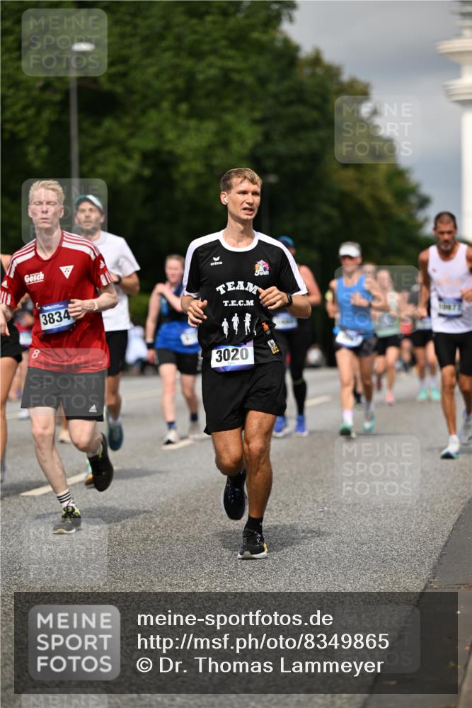 29.06.2025 - hella hamburg halbmarathon Dr. Thomas Lammeyer http://msf.ph/oto/8349865 29.06.2025 10:18:29 Kennedybrücke 1071, 1131, 1480, 1728, 2990, 3020, 3025, 3154, 3454, 3691, 3728, 3756, 3834, 3939, 5191, 5546, 5670, 6028, 6083, 6181, 6366, 6717, 6724, 7209, 7442, 7840, 7991, 8055, 8147, 8409, 8563, 8755, 9173, 9663, 10224, 10610, 10977 meine-sportfotos.de