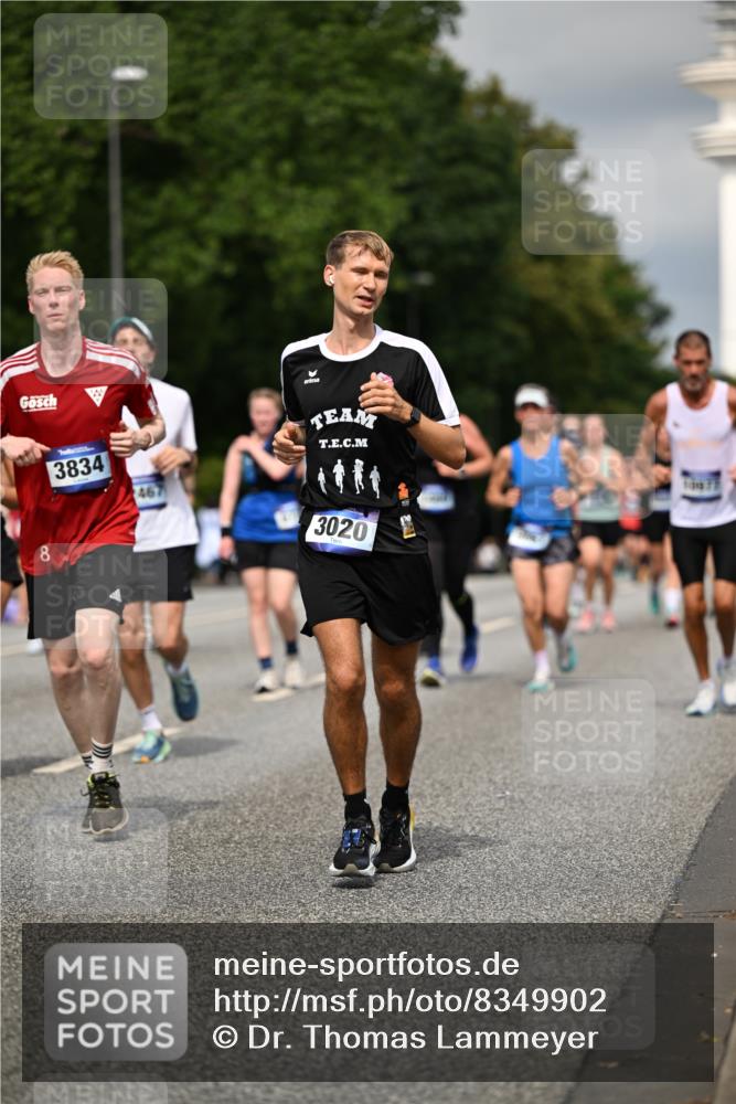 29.06.2025 - hella hamburg halbmarathon Dr. Thomas Lammeyer http://msf.ph/oto/8349902 29.06.2025 10:18:29 Kennedybrücke 1071, 1131, 1480, 1728, 2990, 3020, 3025, 3154, 3454, 3691, 3728, 3756, 3834, 3939, 5191, 5546, 5670, 6028, 6083, 6181, 6366, 6717, 6724, 7209, 7442, 7840, 7991, 8055, 8147, 8409, 8563, 8755, 9173, 9663, 10224, 10610, 10977 meine-sportfotos.de