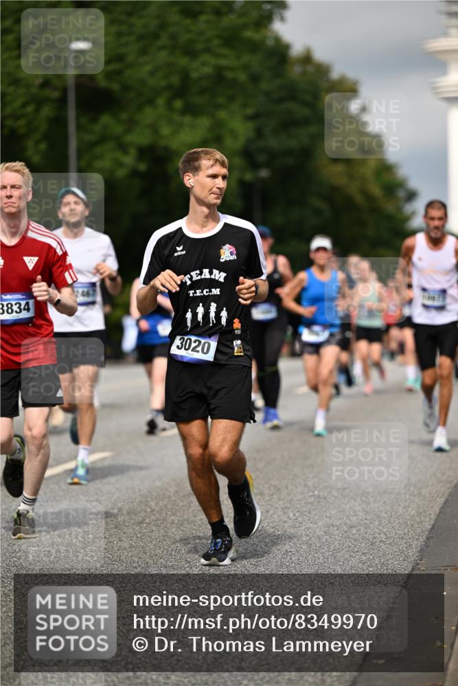 29.06.2025 - hella hamburg halbmarathon Dr. Thomas Lammeyer http://msf.ph/oto/8349970 29.06.2025 10:18:29 Kennedybrücke 1071, 1131, 1480, 1728, 2990, 3020, 3025, 3154, 3454, 3691, 3728, 3756, 3834, 3939, 5191, 5546, 5670, 6028, 6083, 6181, 6366, 6717, 6724, 7209, 7442, 7840, 7991, 8055, 8147, 8409, 8563, 8755, 9173, 9663, 10224, 10610, 10977 meine-sportfotos.de