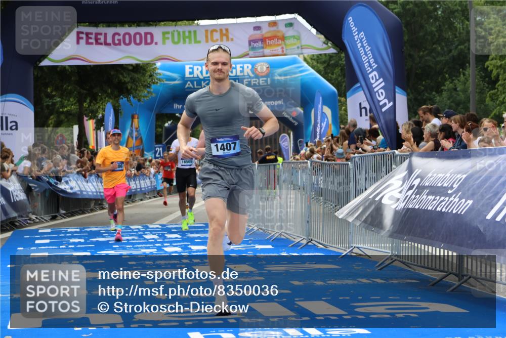 29.06.2025 - hella hamburg halbmarathon Strokosch-Dieckow http://msf.ph/oto/8350036 29.06.2025 10:32:01 Ziel 1407, 1686, 4129, 4698, 6619, 11150, 11199, 11370, 15826, 16505, 16736 meine-sportfotos.de