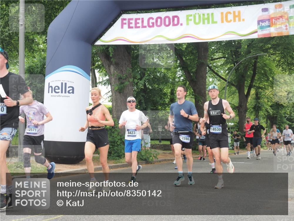 29.06.2025 - hella hamburg halbmarathon KatJ http://msf.ph/oto/8350142 29.06.2025 10:50:38 Zwischen KM18-KM19 2810, 3199, 3663, 4389, 5511, 8423 meine-sportfotos.de