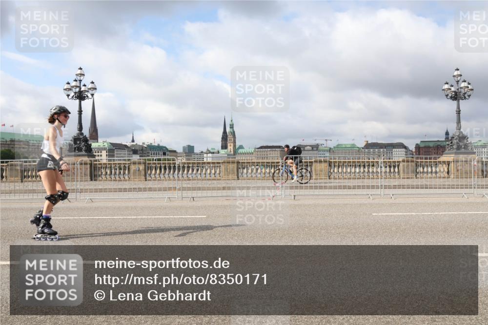 29.06.2025 - hella hamburg halbmarathon Lena Gebhardt http://msf.ph/oto/8350171 29.06.2025 09:09:24 Lombardsbrücke  meine-sportfotos.de