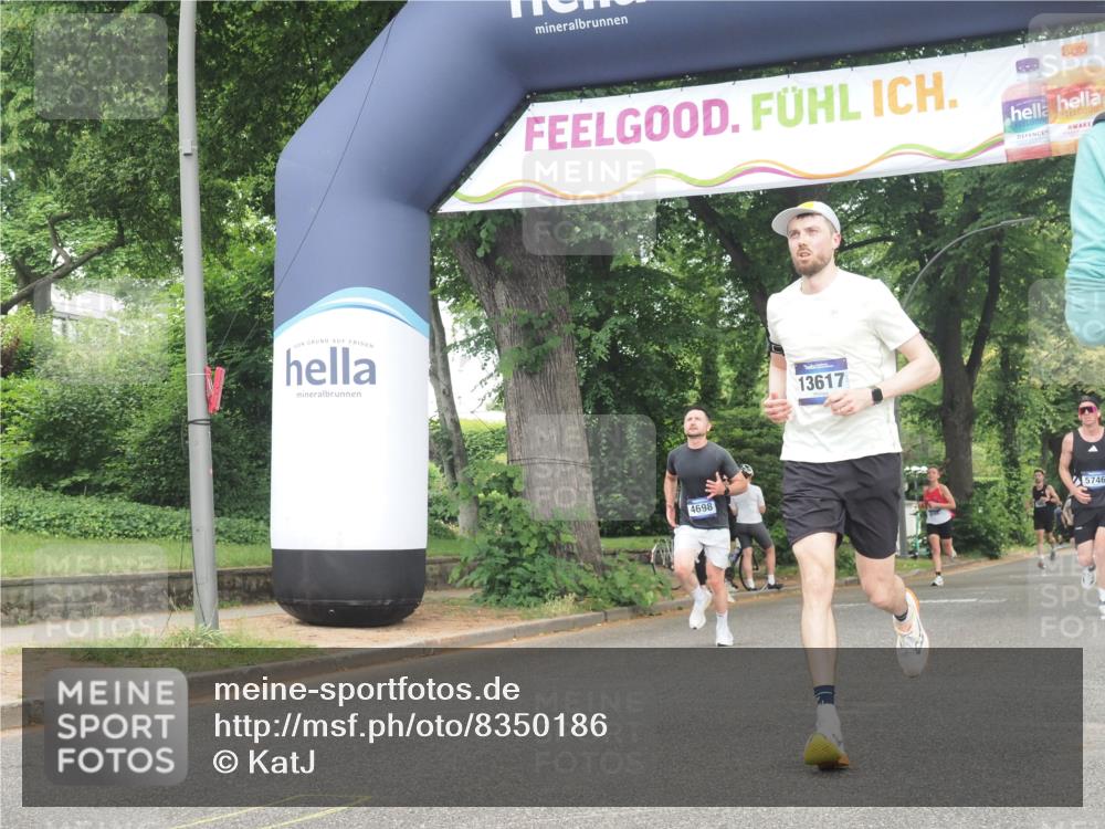 29.06.2025 - hella hamburg halbmarathon KatJ http://msf.ph/oto/8350186 29.06.2025 10:21:06 Zwischen KM18-KM19 4698 meine-sportfotos.de