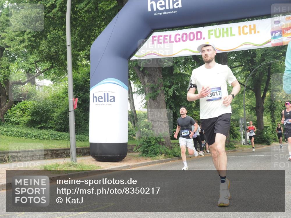 29.06.2025 - hella hamburg halbmarathon KatJ http://msf.ph/oto/8350217 29.06.2025 10:21:06 Zwischen KM18-KM19 4698 meine-sportfotos.de
