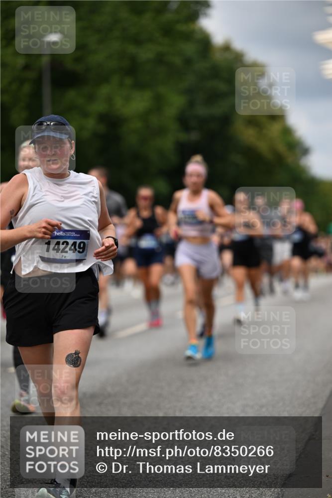 29.06.2025 - hella hamburg halbmarathon Dr. Thomas Lammeyer http://msf.ph/oto/8350266 29.06.2025 10:40:44 Kennedybrücke 1008, 1010, 1102, 1224, 3401, 3699, 4245, 4937, 5171, 5246, 5540, 5747, 5809, 5919, 6184, 6359, 6417, 7632, 8530, 8581, 9229, 9295, 9432, 9694, 9701, 9806, 10487, 10531, 10577, 10984 meine-sportfotos.de