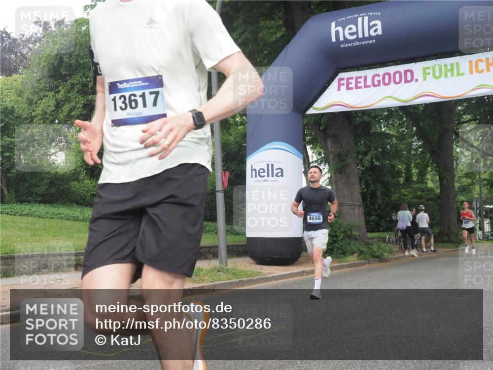 29.06.2025 - hella hamburg halbmarathon KatJ http://msf.ph/oto/8350286 29.06.2025 10:21:07 Zwischen KM18-KM19 4698, 5746 meine-sportfotos.de