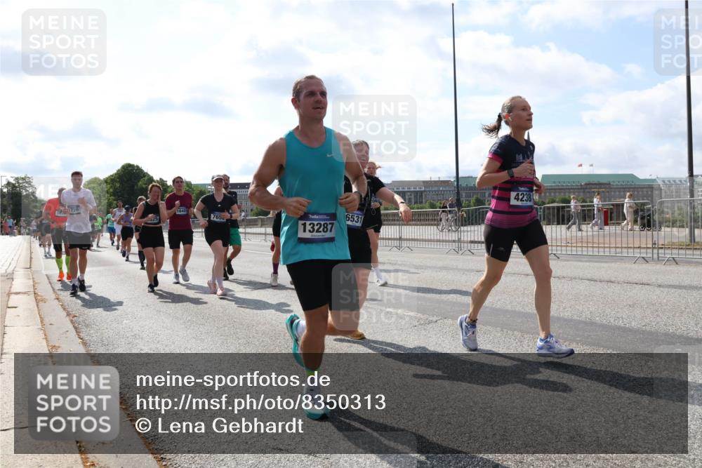 29.06.2025 - hella hamburg halbmarathon Lena Gebhardt http://msf.ph/oto/8350313 29.06.2025 10:01:05 Lombardsbrücke 1726, 16401, 58, 525, 765, 13287, 6531, 4238, 1130, 1387, 1420, 1583, 1611, 1726, 2006, 2091, 2354, 2363, 2474, 2490, 2936, 3059, 3141, 3625, 3740, 3983, 4068, 4238, 4249, 4319, 4370, 4616, 4708, 5033, 5418, 5870, 6138, 6147, 0000, 6443, 6487, 6531, 6591, 6714, 6757, 6835, 6924, 7658, 7757, 7759, 7761, 7846, 8045, 8046, 8255, 8326, 8478, 8632, 8923, 9124, 9553, 9555, 9577, 9932, 10074, 10188, 10271, 10383, 10576, 10599, 11465 meine-sportfotos.de