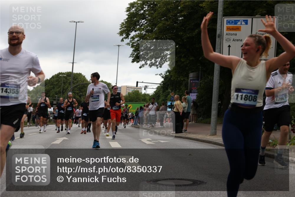 29.06.2025 - hella hamburg halbmarathon Yannick Fuchs http://msf.ph/oto/8350337 29.06.2025 10:52:42 20KM 1642, 1946, 1951, 2027, 2159, 2619, 2711, 2855, 2996, 5084, 5675, 6208, 6636, 6860, 7659, 8089, 8392, 8929, 9156, 9353, 9553, 9555, 9835, 10268, 10518, 10539, 10915, 11605, 11808, 12734, 12735, 12809, 13407, 13654, 14355, 14631, 14673, 14914, 15263, 16206, 16409, 16922, 16924, 17665, 17782, 17810, 17814, 17839, 17852, 17931, 17967, 18112, 18232, 18556, 18682, 18730, 18833, 18954, 18985, 19002, 19003 meine-sportfotos.de