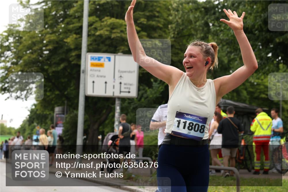 29.06.2025 - hella hamburg halbmarathon Yannick Fuchs http://msf.ph/oto/8350376 29.06.2025 10:52:42 20KM 1642, 1946, 1951, 2027, 2159, 2619, 2711, 2855, 2996, 5084, 5675, 6208, 6636, 6860, 7659, 8089, 8392, 8929, 9156, 9353, 9553, 9555, 9835, 10268, 10518, 10539, 10915, 11605, 11808, 12734, 12735, 12809, 13407, 13654, 14355, 14631, 14673, 14914, 15263, 16206, 16409, 16922, 16924, 17665, 17782, 17810, 17814, 17839, 17852, 17931, 17967, 18112, 18232, 18556, 18682, 18730, 18833, 18954, 18985, 19002, 19003 meine-sportfotos.de
