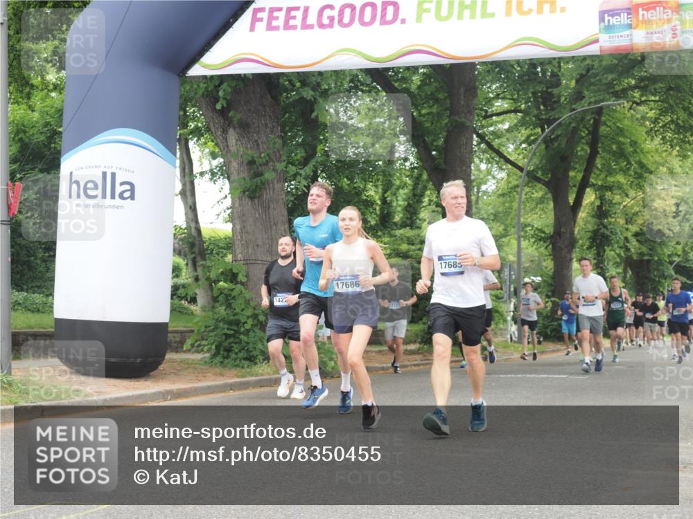 29.06.2025 - hella hamburg halbmarathon KatJ http://msf.ph/oto/8350455 29.06.2025 10:50:45 Zwischen KM18-KM19 4389, 5511, 6966 meine-sportfotos.de