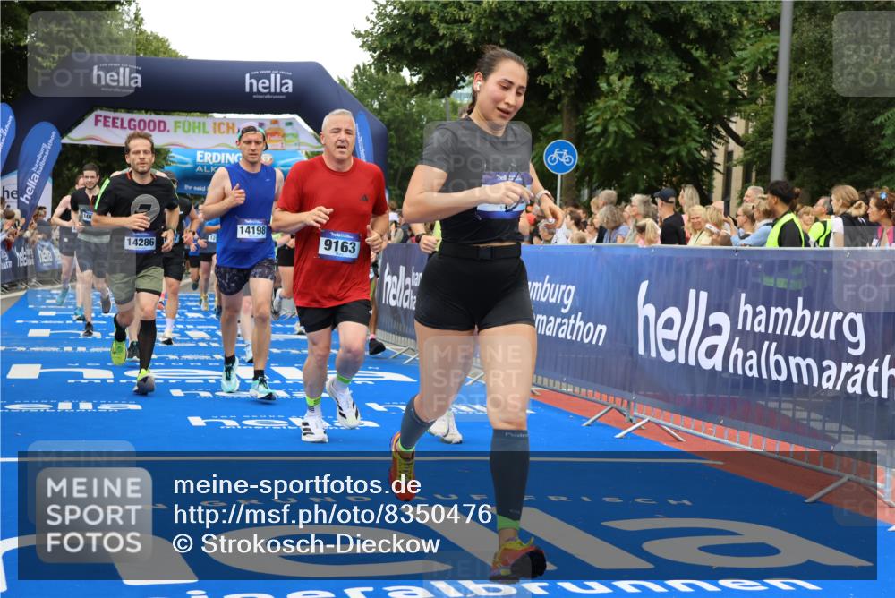 29.06.2025 - hella hamburg halbmarathon Strokosch-Dieckow http://msf.ph/oto/8350476 29.06.2025 10:52:48 Ziel 1257, 1258, 1657, 2099, 2287, 2444, 2814, 2910, 3999, 4557, 4558, 4770, 5077, 5116, 5169, 5194, 8139, 8172, 8720, 8955, 9065, 9163, 9869, 10724, 10811, 11217, 11992, 12482, 14198, 14286, 14805, 16467, 17198, 18331, 19244 meine-sportfotos.de