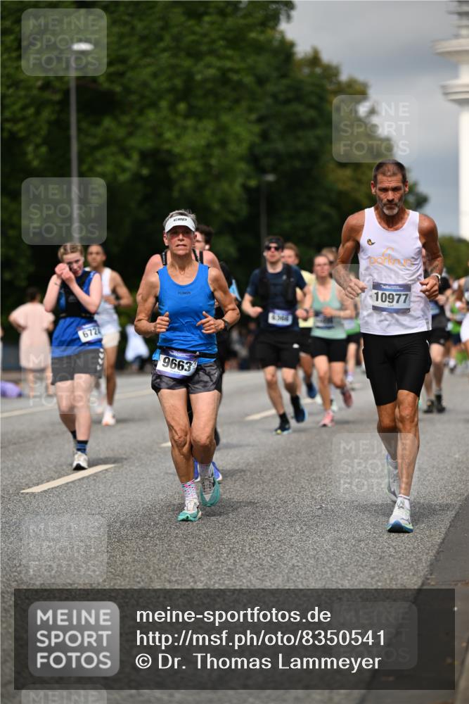 29.06.2025 - hella hamburg halbmarathon Dr. Thomas Lammeyer http://msf.ph/oto/8350541 29.06.2025 10:18:32 Kennedybrücke 1071, 1131, 1480, 1728, 3020, 3025, 3154, 3454, 3691, 3728, 3756, 3834, 5191, 5670, 6028, 6083, 6181, 6366, 6717, 6724, 7209, 7442, 7446, 7447, 7840, 8055, 8409, 8563, 8755, 9173, 9663, 10224, 10610, 10977 meine-sportfotos.de