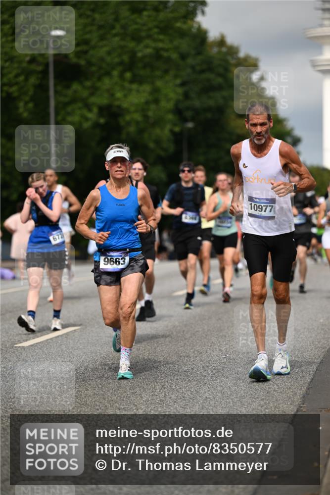 29.06.2025 - hella hamburg halbmarathon Dr. Thomas Lammeyer http://msf.ph/oto/8350577 29.06.2025 10:18:32 Kennedybrücke 1071, 1131, 1480, 1728, 3020, 3025, 3154, 3454, 3691, 3728, 3756, 3834, 5191, 5670, 6028, 6083, 6181, 6366, 6717, 6724, 7209, 7442, 7446, 7447, 7840, 8055, 8409, 8563, 8755, 9173, 9663, 10224, 10610, 10977 meine-sportfotos.de