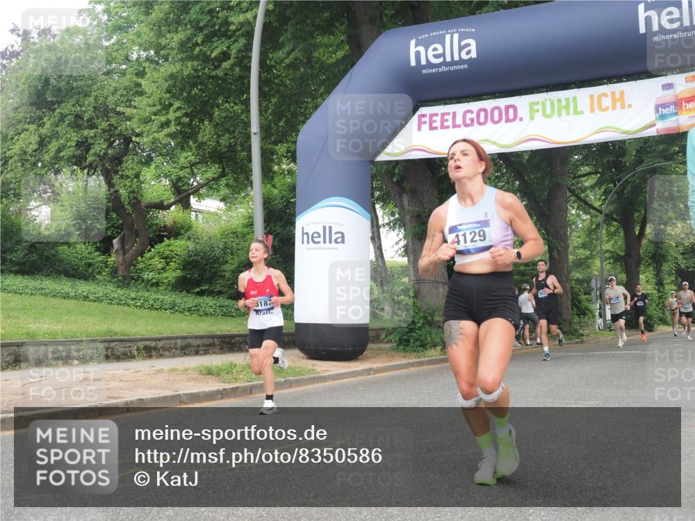29.06.2025 - hella hamburg halbmarathon KatJ http://msf.ph/oto/8350586 29.06.2025 10:21:11 Zwischen KM18-KM19 4129, 4698, 5187, 5746 meine-sportfotos.de