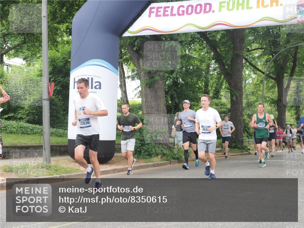 29.06.2025 - hella hamburg halbmarathon KatJ http://msf.ph/oto/8350615 29.06.2025 10:50:49 Zwischen KM18-KM19 1531, 4945, 6966 meine-sportfotos.de