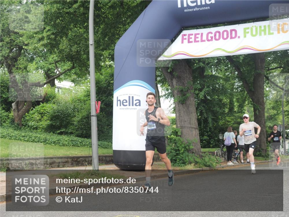 29.06.2025 - hella hamburg halbmarathon KatJ http://msf.ph/oto/8350744 29.06.2025 10:21:14 Zwischen KM18-KM19 3955, 4129, 5187, 5746 meine-sportfotos.de