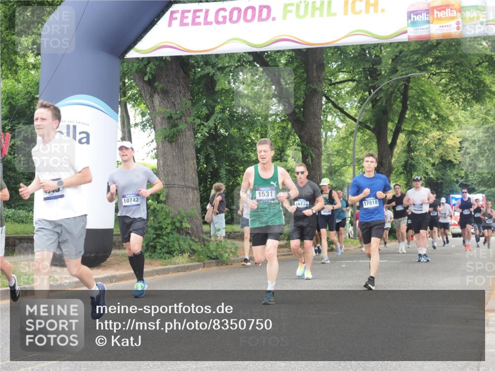 29.06.2025 - hella hamburg halbmarathon KatJ http://msf.ph/oto/8350750 29.06.2025 10:50:51 Zwischen KM18-KM19 1531, 4945, 6966 meine-sportfotos.de