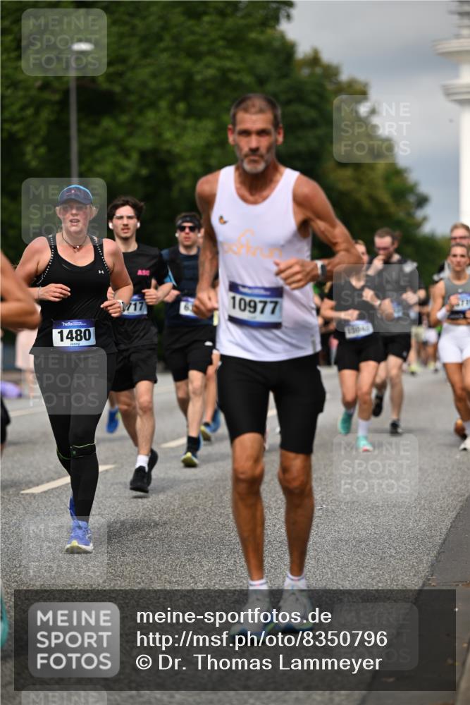 29.06.2025 - hella hamburg halbmarathon Dr. Thomas Lammeyer http://msf.ph/oto/8350796 29.06.2025 10:18:33 Kennedybrücke 1071, 1131, 1480, 1728, 2046, 3020, 3025, 3154, 3454, 3691, 3728, 3756, 3834, 5191, 6028, 6083, 6181, 6366, 6717, 6724, 7209, 7442, 7446, 7447, 7840, 8055, 8409, 8563, 8755, 9173, 9663, 10224, 10610, 10977 meine-sportfotos.de