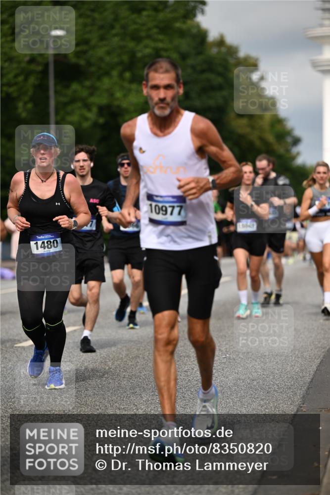 29.06.2025 - hella hamburg halbmarathon Dr. Thomas Lammeyer http://msf.ph/oto/8350820 29.06.2025 10:18:34 Kennedybrücke 1071, 1131, 1480, 1728, 2046, 3020, 3025, 3154, 3454, 3691, 3728, 3756, 3834, 5191, 6028, 6083, 6181, 6366, 6717, 6724, 7209, 7442, 7446, 7447, 7840, 8055, 8409, 8563, 8755, 9173, 9663, 10224, 10610, 10977 meine-sportfotos.de