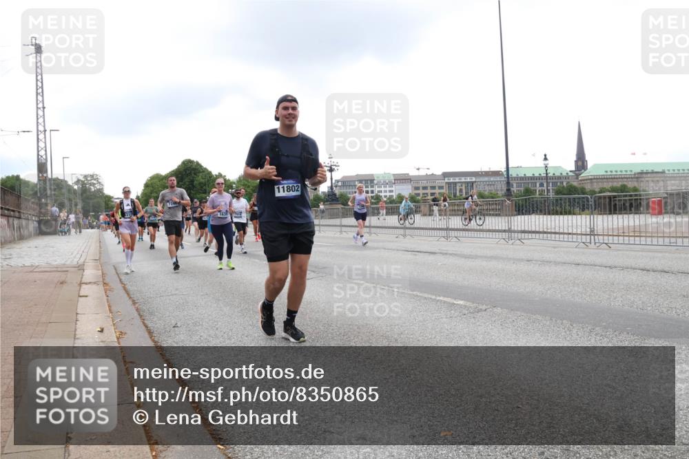 29.06.2025 - hella hamburg halbmarathon Lena Gebhardt http://msf.ph/oto/8350865 29.06.2025 10:47:57 Lombardsbrücke 1639, 11802, 1045, 1157, 1174, 1175, 1246, 1392, 1434, 1618, 1639, 1701, 1926, 2037, 2163, 2197, 2418, 2491, 2545, 2650, 2704, 2790, 2882, 2958, 3049, 3339, 3468, 3504, 3679, 3933, 4037, 4327, 4423, 4856, 5585, 5621, 5622, 5886, 5952, 7240, 7393, 7394, 7427, 7916, 7970, 8077, 8270, 8310, 8521, 8550, 8774, 9356, 9687, 9696, 9697, 9921, 10145, 10658, 10777, 10794, 10991, 11351, 11458, 11548, 11730, 11738, 11742, 11781, 11802, 11909, 12431 meine-sportfotos.de