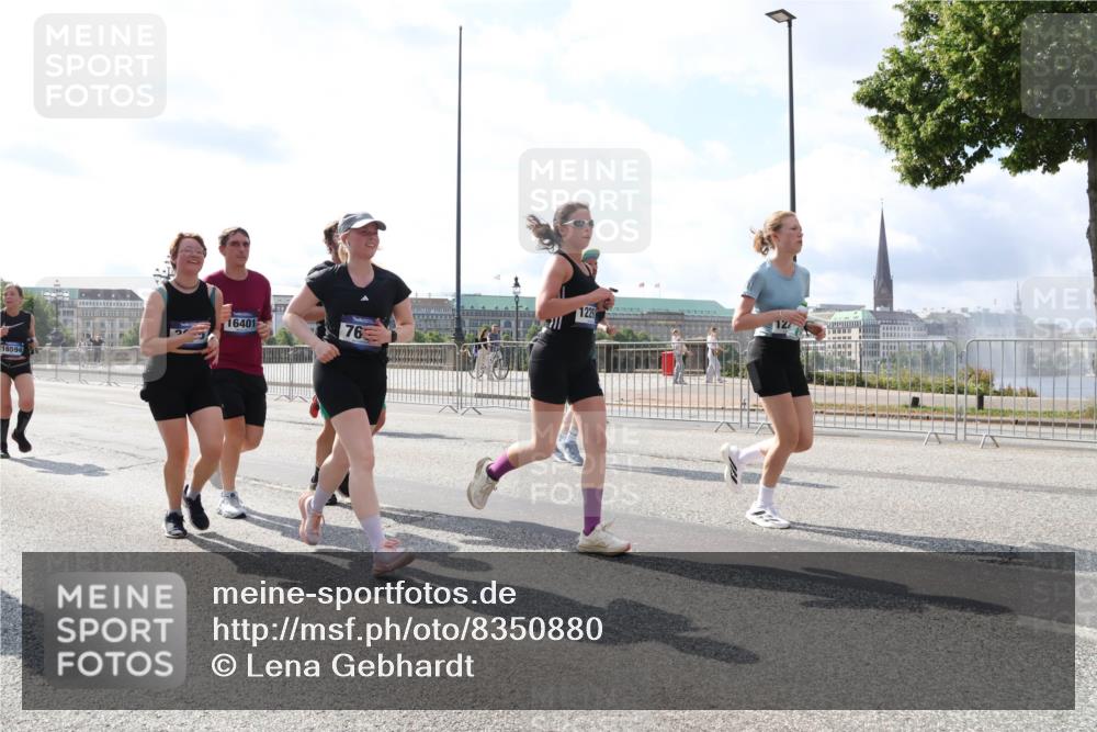 29.06.2025 - hella hamburg halbmarathon Lena Gebhardt http://msf.ph/oto/8350880 29.06.2025 10:01:07 Lombardsbrücke 16594, 16401, 76, 1226, 1130, 1387, 1420, 1583, 1611, 1726, 2006, 2091, 2354, 2363, 2474, 2490, 2936, 3059, 3141, 3425, 3625, 3740, 3983, 4068, 4238, 4249, 4319, 4370, 4616, 4649, 4708, 5033, 5418, 5870, 6087, 6138, 6147, 0000, 6443, 6487, 6531, 6591, 6714, 6757, 6835, 6924, 7287, 7658, 7757, 7759, 7761, 7846, 8045, 8046, 8255, 8326, 8478, 8632, 8923, 9124, 9553, 9555, 9577, 9932, 10074, 10188, 10271, 10383, 10576, 11465 meine-sportfotos.de
