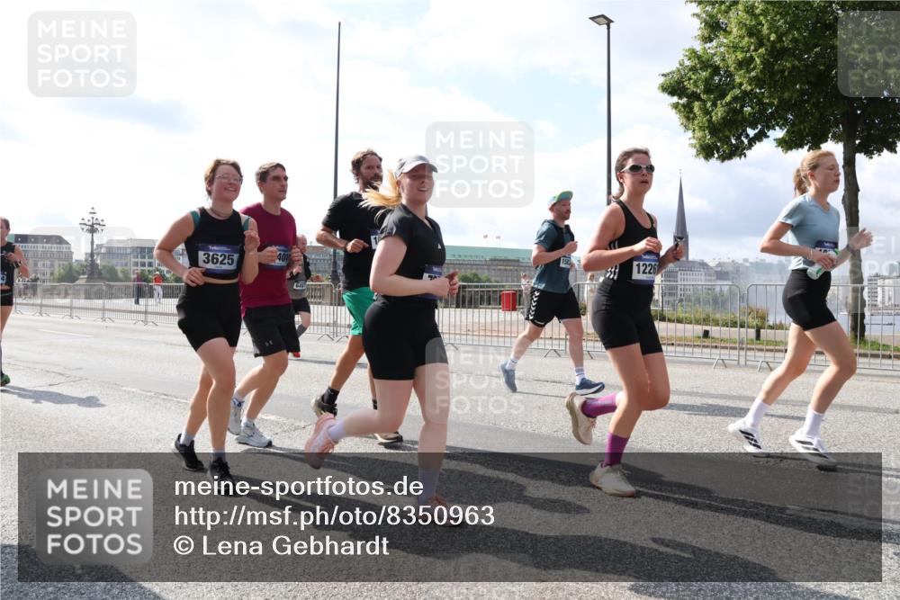 29.06.2025 - hella hamburg halbmarathon Lena Gebhardt http://msf.ph/oto/8350963 29.06.2025 10:01:07 Lombardsbrücke 3625, 401, 1583, 1226, 1130, 1387, 1420, 1583, 1611, 1726, 2006, 2091, 2354, 2363, 2474, 2490, 2936, 3059, 3141, 3425, 3625, 3740, 3983, 4068, 4238, 4249, 4319, 4370, 4616, 4649, 4708, 5033, 5418, 5870, 6087, 6138, 6147, 0000, 6443, 6487, 6531, 6591, 6714, 6757, 6835, 6924, 7287, 7658, 7757, 7759, 7761, 7846, 8045, 8046, 8255, 8326, 8478, 8632, 8923, 9124, 9553, 9555, 9577, 9932, 10074, 10188, 10271, 10383, 10576, 11465 meine-sportfotos.de
