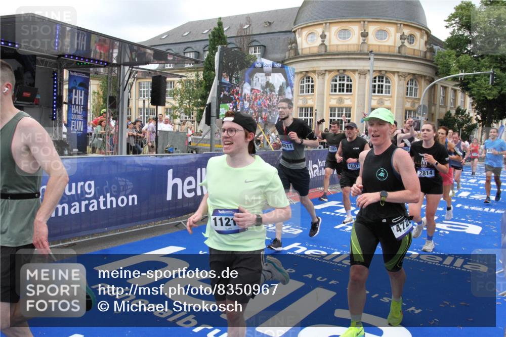 29.06.2025 - hella hamburg halbmarathon Michael Strokosch http://msf.ph/oto/8350967 29.06.2025 10:52:56 Ziel 1257, 1258, 1657, 2099, 2444, 2814, 2910, 4557, 4558, 4770, 5077, 5907, 8139, 8720, 8955, 9065, 9163, 10724, 10811, 11217, 11992, 14198, 14286 meine-sportfotos.de