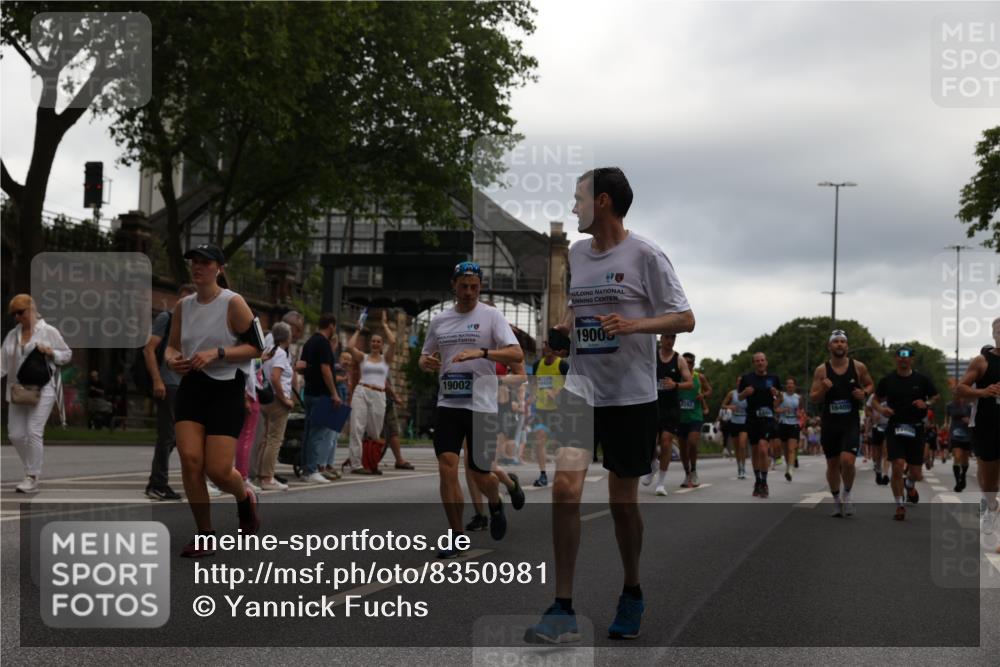 29.06.2025 - hella hamburg halbmarathon Yannick Fuchs http://msf.ph/oto/8350981 29.06.2025 10:52:45 20KM 1642, 1946, 1951, 2027, 2159, 2619, 2711, 2855, 5084, 6208, 6636, 6860, 7659, 8089, 8392, 8929, 9156, 9353, 9553, 9555, 9655, 9835, 10268, 10518, 10539, 10915, 11808, 12735, 12809, 13407, 13654, 14355, 14631, 14914, 15263, 16206, 16409, 16563, 16922, 16924, 17665, 17782, 17810, 17814, 17839, 17852, 17931, 17967, 18112, 18232, 18556, 18682, 18730, 18833, 18954, 19002, 19003 meine-sportfotos.de