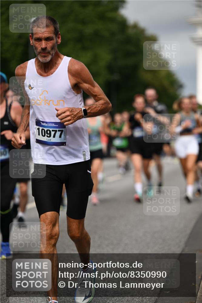 29.06.2025 - hella hamburg halbmarathon Dr. Thomas Lammeyer http://msf.ph/oto/8350990 29.06.2025 10:18:34 Kennedybrücke 1071, 1131, 1480, 1728, 2046, 3020, 3025, 3154, 3454, 3691, 3728, 3756, 3834, 5191, 6028, 6083, 6181, 6366, 6717, 6724, 7209, 7442, 7446, 7447, 7840, 8055, 8409, 8563, 8755, 9173, 9663, 10224, 10610, 10977 meine-sportfotos.de