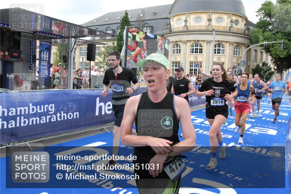 29.06.2025 - hella hamburg halbmarathon Michael Strokosch http://msf.ph/oto/8351031 29.06.2025 10:52:56 Ziel 1257, 1258, 1657, 2099, 2444, 2814, 2910, 4557, 4558, 4770, 5077, 5907, 8139, 8720, 8955, 9065, 9163, 10724, 10811, 11217, 11992, 14198, 14286 meine-sportfotos.de