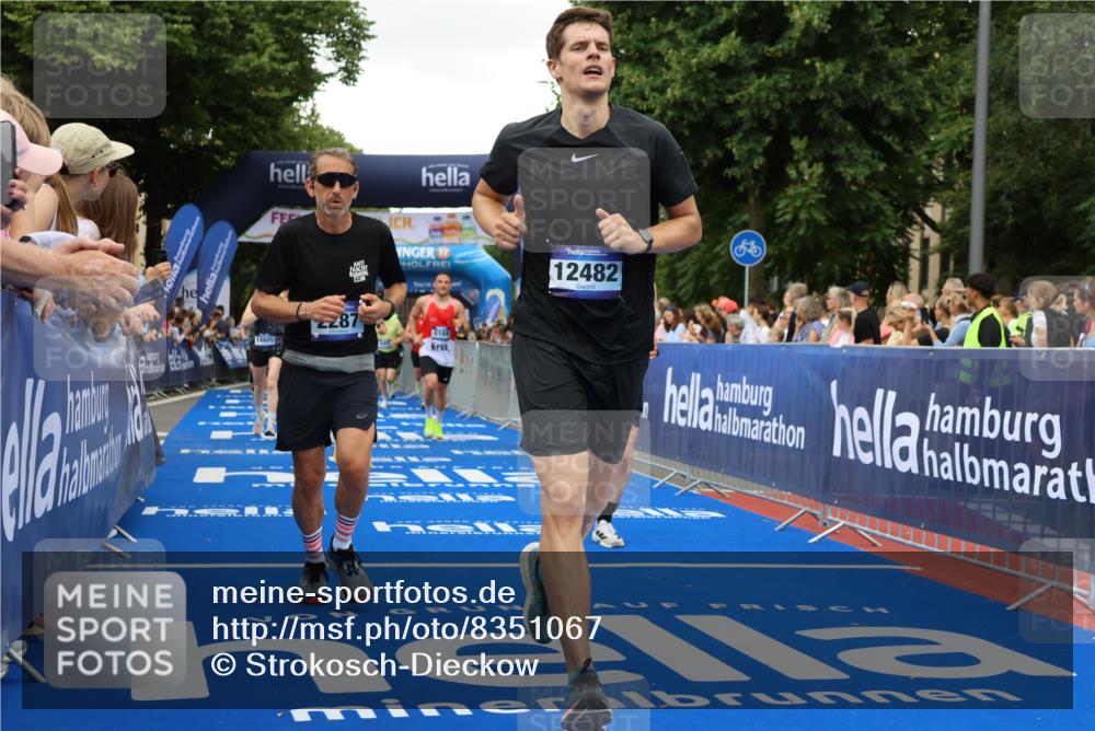29.06.2025 - hella hamburg halbmarathon Strokosch-Dieckow http://msf.ph/oto/8351067 29.06.2025 10:52:43 Ziel 1657, 2287, 2346, 2444, 2670, 2814, 2910, 3952, 3999, 5077, 5116, 5169, 5194, 7475, 8172, 9065, 9163, 9869, 10115, 10811, 11217, 11459, 11689, 11992, 12450, 12482, 13051, 14122, 14198, 14286, 14805, 16467, 17198, 18331, 19244 meine-sportfotos.de