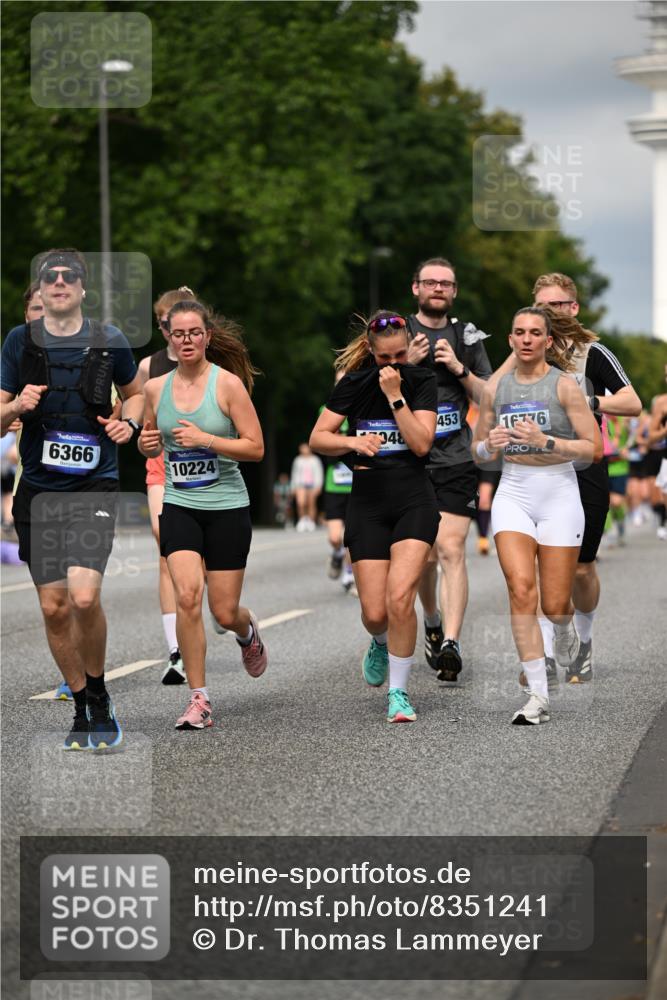 29.06.2025 - hella hamburg halbmarathon Dr. Thomas Lammeyer http://msf.ph/oto/8351241 29.06.2025 10:18:35 Kennedybrücke 1071, 1131, 1480, 1728, 2046, 3020, 3025, 3154, 3454, 3691, 3728, 3756, 3834, 5191, 6028, 6083, 6181, 6366, 6717, 6724, 7442, 7446, 7447, 8055, 8522, 8563, 8755, 9173, 9663, 10224, 10610, 10977 meine-sportfotos.de