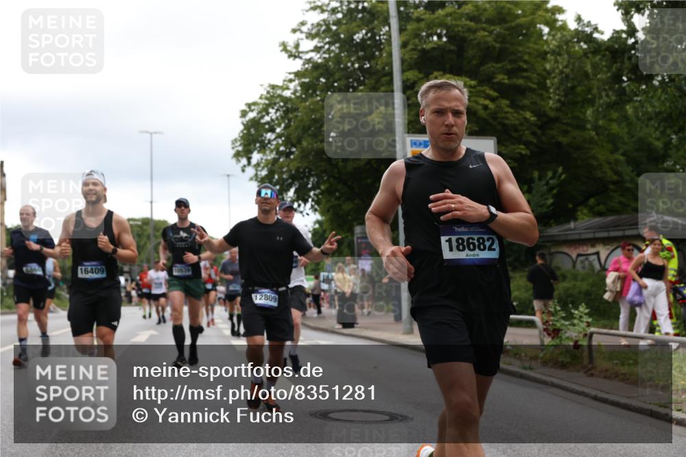 29.06.2025 - hella hamburg halbmarathon Yannick Fuchs http://msf.ph/oto/8351281 29.06.2025 10:52:48 20KM 1285, 1642, 1946, 1951, 2027, 2711, 2855, 5084, 5633, 6208, 6636, 6860, 7476, 7659, 8392, 8929, 9156, 9353, 9553, 9555, 9655, 9835, 10539, 10915, 12809, 13407, 14355, 14375, 14631, 14914, 15263, 16206, 16409, 16563, 16922, 16924, 17346, 17665, 17782, 17810, 17814, 17839, 17852, 17931, 17967, 18112, 18232, 18556, 18682, 18730, 18833, 18954, 19002, 19003 meine-sportfotos.de