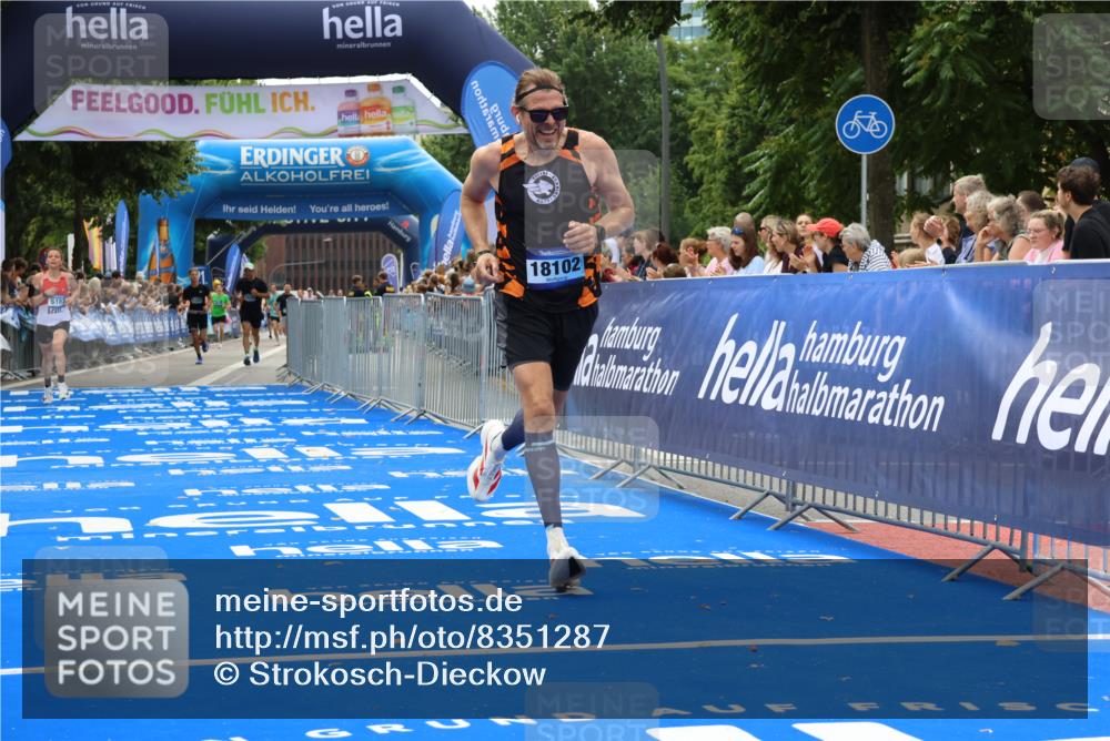 29.06.2025 - hella hamburg halbmarathon Strokosch-Dieckow http://msf.ph/oto/8351287 29.06.2025 10:31:42 Ziel 5187, 7793, 11929, 13606, 13617, 15835, 18102 meine-sportfotos.de