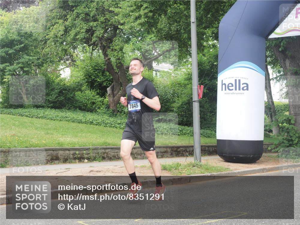 29.06.2025 - hella hamburg halbmarathon KatJ http://msf.ph/oto/8351291 29.06.2025 10:21:19 Zwischen KM18-KM19 3955, 7845 meine-sportfotos.de