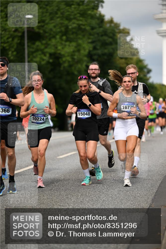 29.06.2025 - hella hamburg halbmarathon Dr. Thomas Lammeyer http://msf.ph/oto/8351296 29.06.2025 10:18:36 Kennedybrücke 1071, 1131, 1480, 1728, 2046, 3020, 3025, 3154, 3454, 3691, 3728, 3756, 3834, 5191, 6028, 6181, 6366, 6717, 6724, 7442, 7446, 7447, 8055, 8522, 8563, 8755, 8892, 9173, 9663, 10224, 10610, 10977 meine-sportfotos.de
