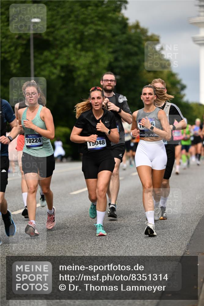 29.06.2025 - hella hamburg halbmarathon Dr. Thomas Lammeyer http://msf.ph/oto/8351314 29.06.2025 10:18:36 Kennedybrücke 1071, 1131, 1480, 1728, 2046, 3020, 3025, 3154, 3454, 3691, 3728, 3756, 3834, 5191, 6028, 6181, 6366, 6717, 6724, 7442, 7446, 7447, 8055, 8522, 8563, 8755, 8892, 9173, 9663, 10224, 10610, 10977 meine-sportfotos.de