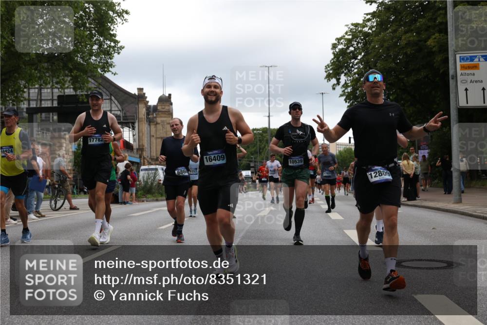 29.06.2025 - hella hamburg halbmarathon Yannick Fuchs http://msf.ph/oto/8351321 29.06.2025 10:52:48 20KM 1285, 1642, 1946, 1951, 2027, 2711, 2855, 5084, 5633, 6208, 6636, 6860, 7476, 7659, 8392, 8929, 9156, 9353, 9553, 9555, 9655, 9835, 10539, 10915, 12809, 13407, 14355, 14375, 14631, 14914, 15263, 16206, 16409, 16563, 16922, 16924, 17346, 17665, 17782, 17810, 17814, 17839, 17852, 17931, 17967, 18112, 18232, 18556, 18682, 18730, 18833, 18954, 19002, 19003 meine-sportfotos.de