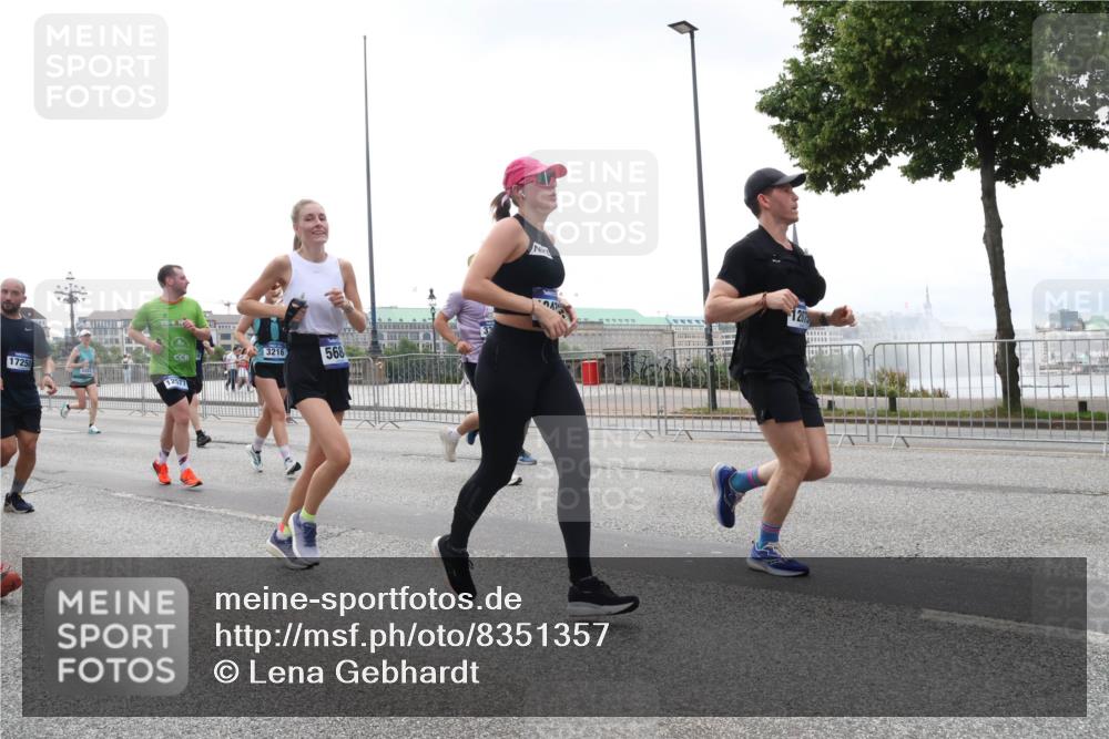 29.06.2025 - hella hamburg halbmarathon Lena Gebhardt http://msf.ph/oto/8351357 29.06.2025 10:38:43 Lombardsbrücke 17250, 3216, 12577, 568, 120, 56, 1232, 1390, 1451, 1457, 1596, 1721, 1791, 2113, 2151, 2498, 2524, 2534, 2576, 2660, 2693, 3010, 3094, 3095, 3216, 3286, 3307, 3323, 3338, 3635, 3636, 3726, 3777, 3841, 3927, 4028, 4139, 4155, 4159, 4257, 4259, 4260, 4316, 4320, 4883, 4964, 5085, 5089, 5155, 5617, 5684, 5735, 5913, 6062, 6200, 6695, 6696, 6751, 6875, 7117, 7148, 7263, 7371, 7561, 7692, 7849, 7868, 8367, 8783, 9708, 10554, 13060 meine-sportfotos.de