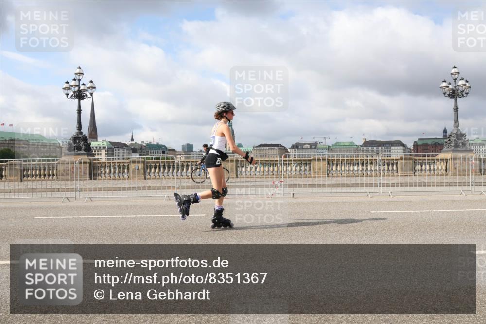 29.06.2025 - hella hamburg halbmarathon Lena Gebhardt http://msf.ph/oto/8351367 29.06.2025 09:09:24 Lombardsbrücke  meine-sportfotos.de